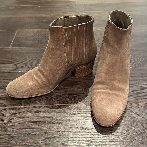 Vince beige booties - Picture 1 of 3